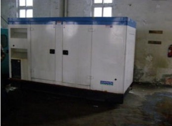 马湾镇康明斯150kw大型柴油二手发电机组